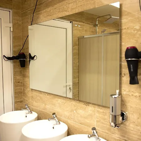 Quick'Hot By Gts - Capsules Et Chambres Confortables Villeurbanne Exterior photo