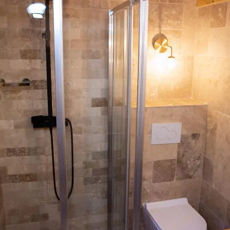 Quick'Hot By Gts - Capsules Et Chambres Confortables Villeurbanne Exterior photo